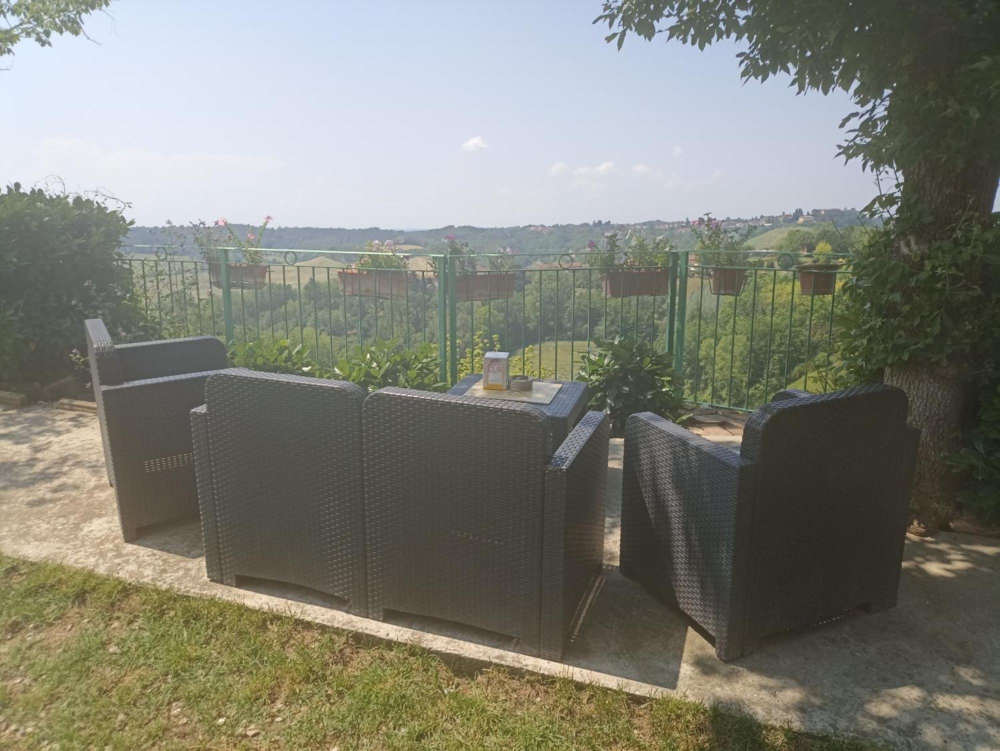 La Terrazza Apartment Asti Exterior photo