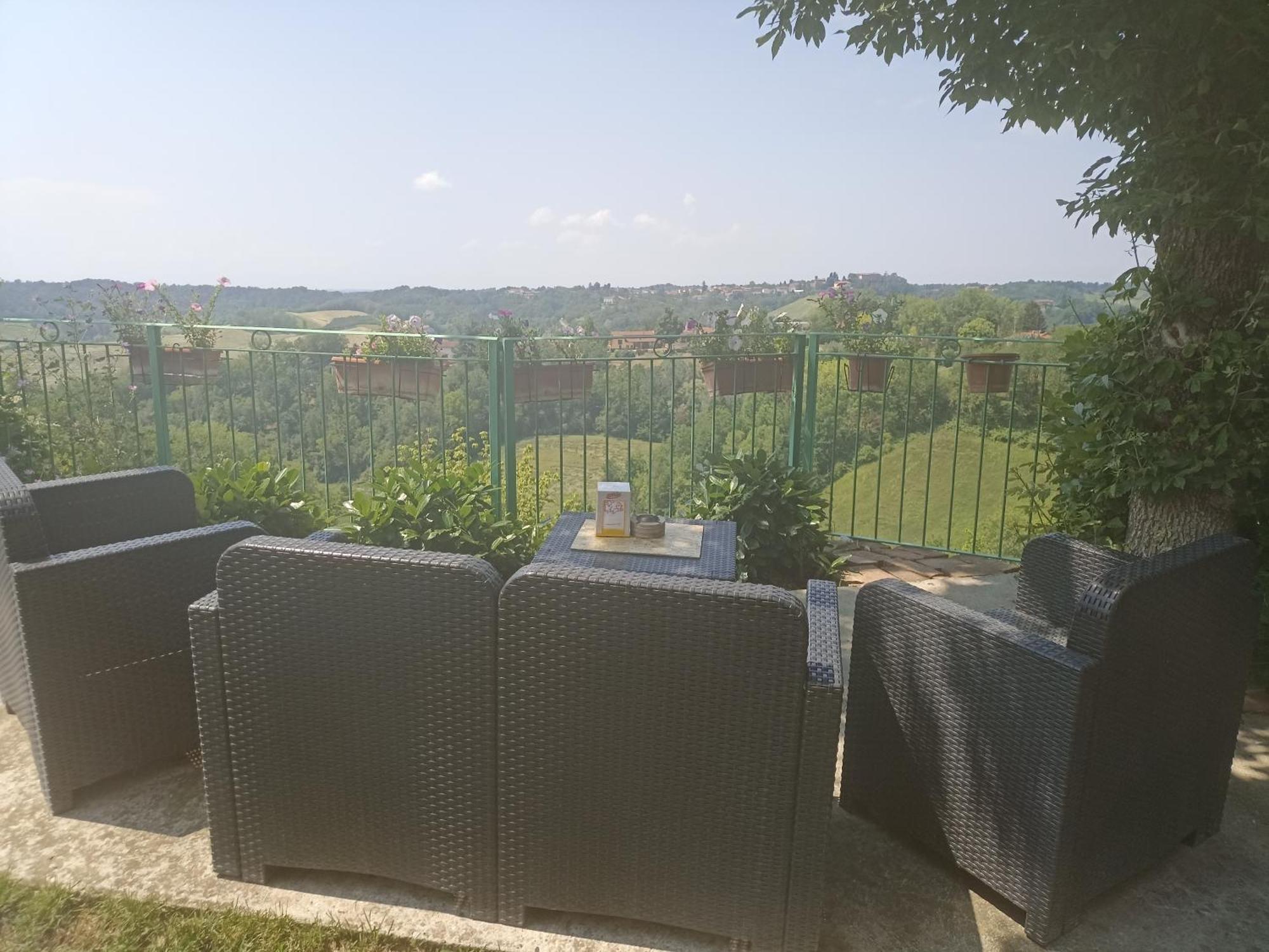 La Terrazza Apartment Asti Exterior photo